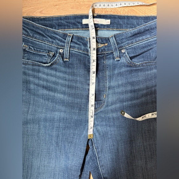 Levi's 711 Skinny Jeans - size 28 (excellent condition) - Picture 4 of 10